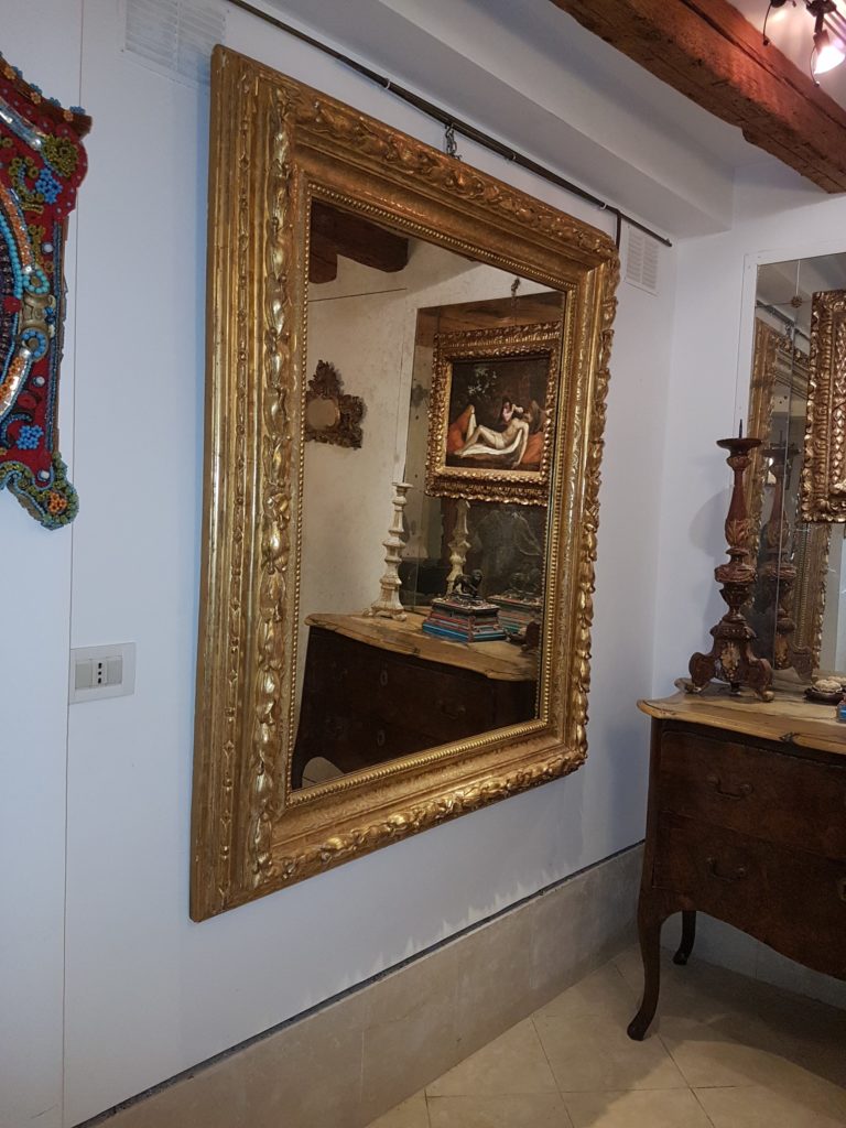 Specchiera in legno dorato